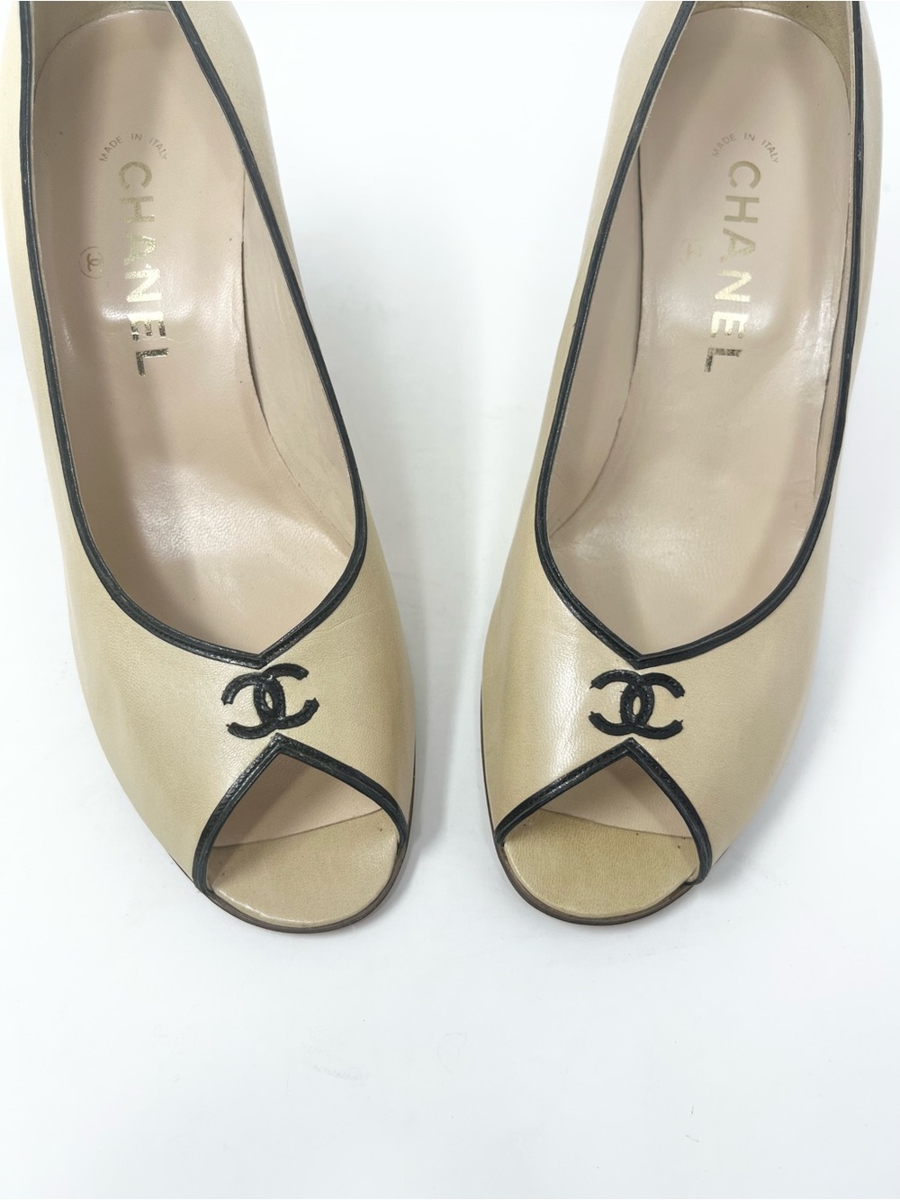 CHANEL Vintage 2000s Two Tone CC Peep Toe Heel Contrast Piping and logo size 8